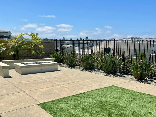 Detail Gallery Image 5 of 7 For 5350 Morning Sage Way, San Diego,  CA 92130 - 5 Beds | 5/1 Baths