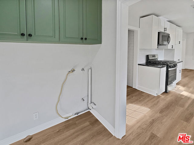 7706 Independence Avenue photo 12