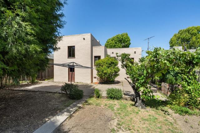 1317 Laguna Avenue, Burlingame CA: https://media.crmls.org/mediaz/0a644a20-66f2-4f21-b4d2-0f4ffa97b5e3.jpg