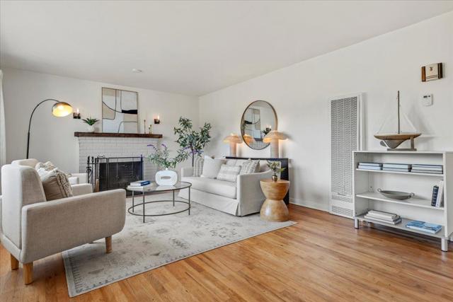 465 Harcourt Avenue, Seaside CA: https://media.crmls.org/mediaz/0a64b430-e7b6-4cda-93c2-864facddea5c.jpg
