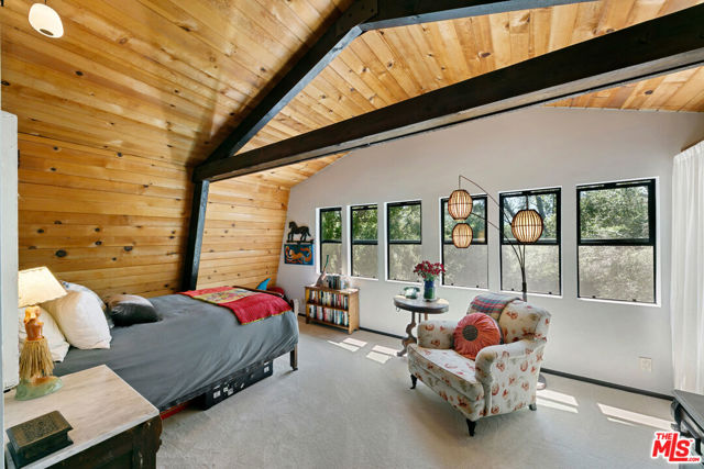 25813 Dark Creek Road, Calabasas CA: https://media.crmls.org/mediaz/0a65e677-5140-4f74-9062-ff16510efa8a.jpg