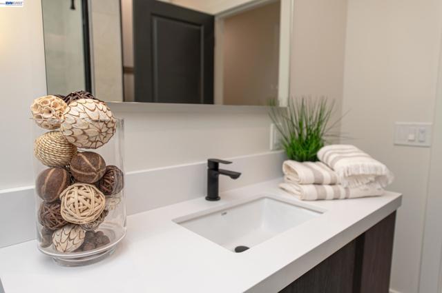 Image 24 of 49 For 4073 Stanley Blvd