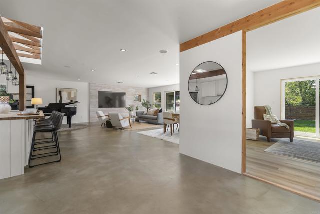 Detail Gallery Image 33 of 64 For 3235 Donna Dr, Carlsbad,  CA 92008 - 4 Beds | 2 Baths