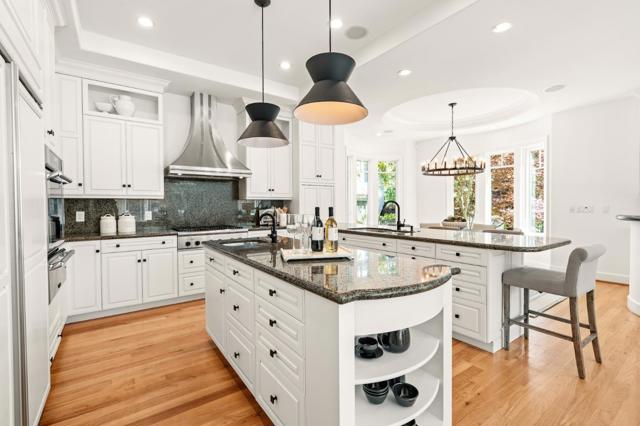 6 Zachary Court, Menlo Park CA: https://media.crmls.org/mediaz/0a667314-9c42-4137-9c30-c9a4bfb1f5e6.jpg
