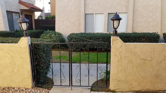 294 Chambers St, El Cajon CA: https://media.crmls.org/mediaz/0a66bf20-5e9a-481a-a153-70122e31ba9e.jpg