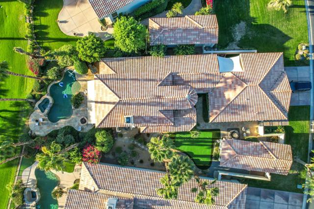 79953 Rancho La Quinta Drive, La Quinta CA: https://media.crmls.org/mediaz/0a677def-ca04-47c1-9e13-e10711f39c45.jpg
