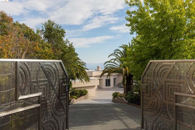Details for 13367 Campus Dr., Oakland, CA 94619