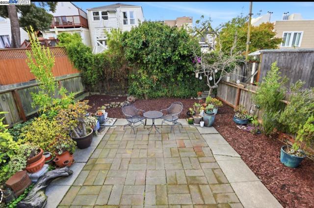 450 San Bruno Ave, San Francisco CA: https://media.crmls.org/mediaz/0a68170b-b695-4c7a-bccb-efff8f0aefe8.jpg