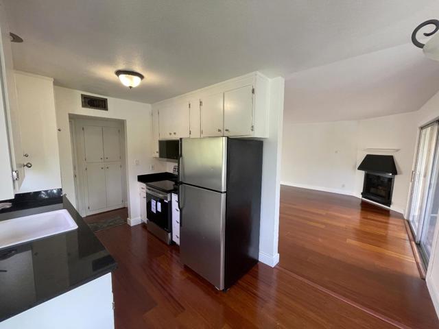 420 Alberto Way, Los Gatos CA: https://media.crmls.org/mediaz/0a68faa5-1389-44dd-961e-eff5955a7195.jpg