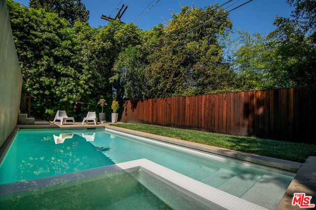 Image 2 for 5747 Briarcliff Rd, Los Angeles, CA 90068
