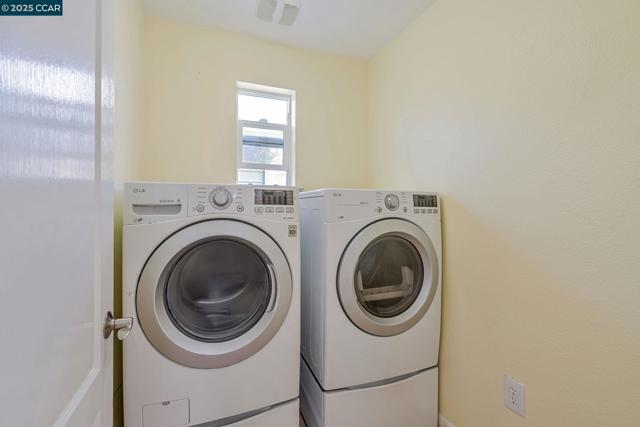 2 Corvina Ct, American Canyon CA: https://media.crmls.org/mediaz/0a6988ae-a8ae-439b-aa54-b1afd12028bf.jpg