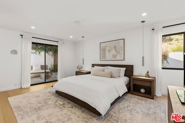 1450 N Bundy Drive, Los Angeles CA: https://media.crmls.org/mediaz/0a6a5790-c8b9-4f50-b84b-82dddb5b0ebe.jpg