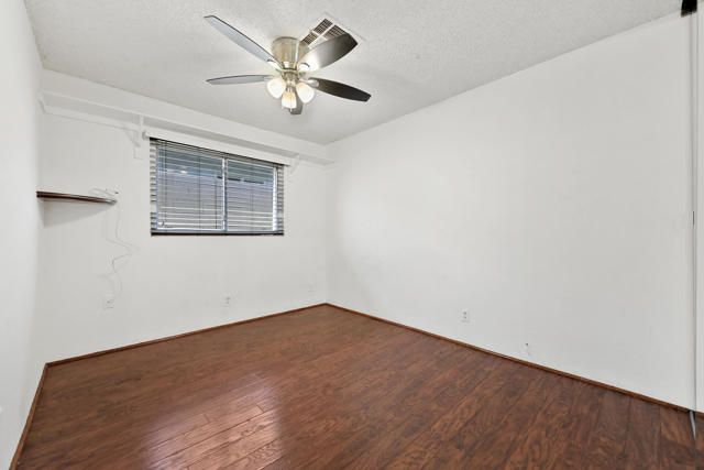 52600 Avenida Herrera, La Quinta CA: https://media.crmls.org/mediaz/0a6a6c44-2dec-4f52-8ad6-5c79053e6bef.jpg