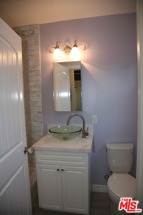 6621 Nagle Avenue photo 13