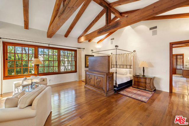 25127 Jim Bridger Road, Hidden Hills CA: https://media.crmls.org/mediaz/0a6ac356-15c1-4c5d-b328-4f0a5207176c.jpg