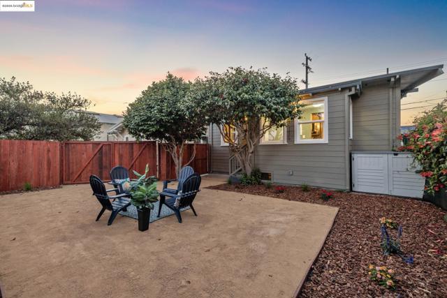 1092 Dwight Way, Berkeley CA: https://media.crmls.org/mediaz/0a6acd28-36a2-411e-9ab9-8f558b513805.jpg