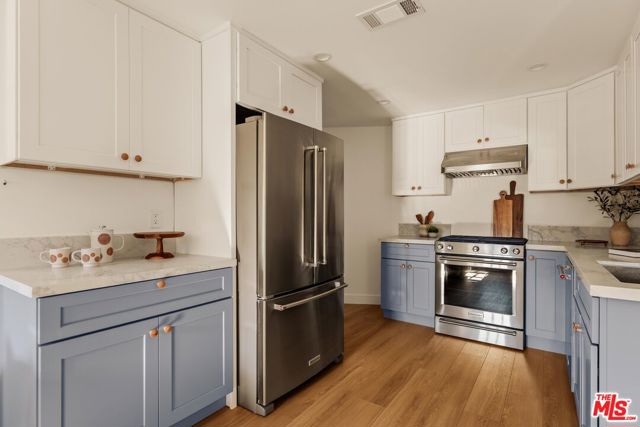 4626 Berryman Avenue, Culver City CA: https://media.crmls.org/mediaz/0a6b35dc-9e24-4760-b91c-1b48a23573f6.jpg