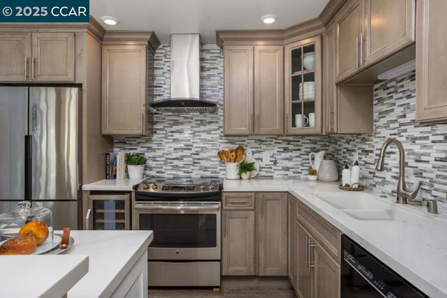 1115 Oakmont Dr, Walnut Creek CA: https://media.crmls.org/mediaz/0a6b7ff6-da40-4f55-a8f0-8524e27dda88.jpg