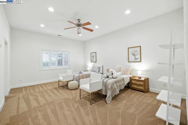 874 Overhill Dr, Hayward CA: https://media.crmls.org/mediaz/0a6c3499-d5db-4bf6-a6a6-b8938291d897.jpg