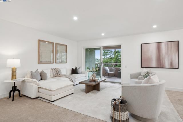 4033 Terra Granada Dr, Walnut Creek CA: https://media.crmls.org/mediaz/0a6c5fb7-1aa6-4f35-b06c-357b5321e628.jpg
