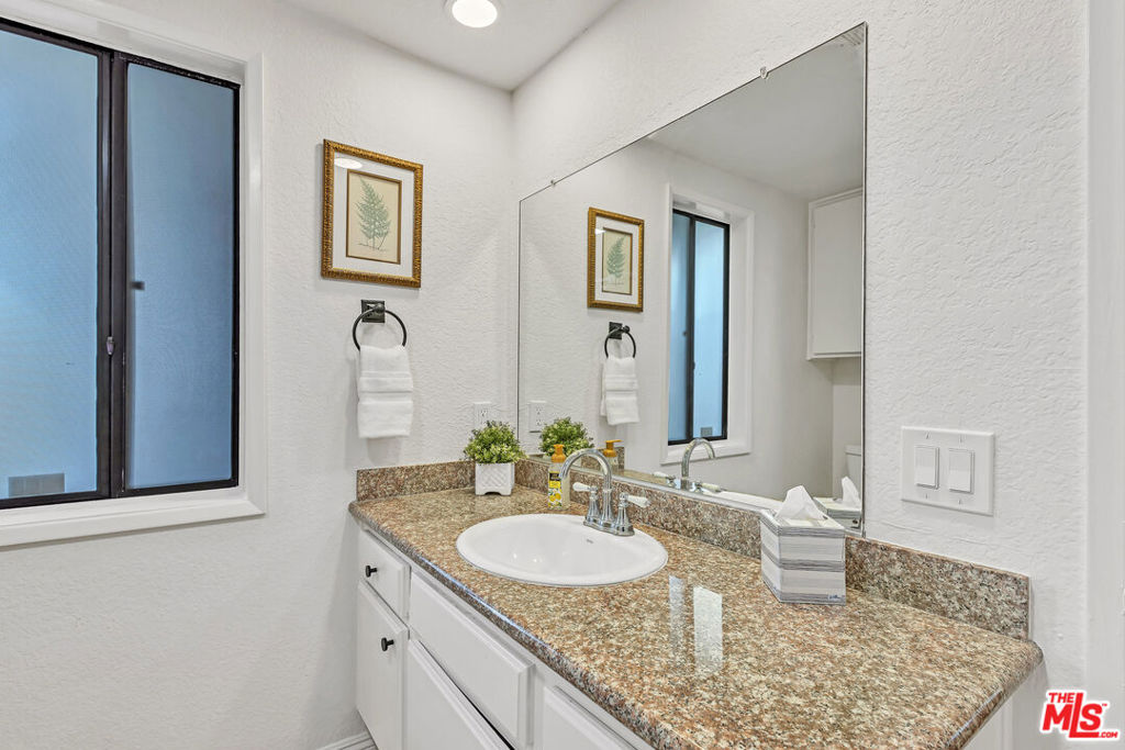 0a6c63cf Eee0 46be A605 Feccf2d6d6c1