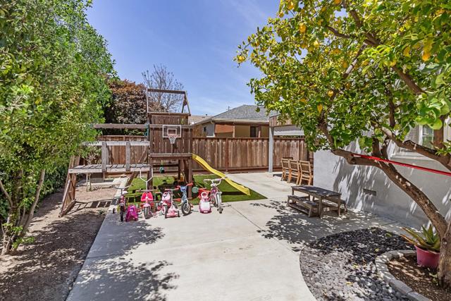 14875 Western Avenue, San Leandro CA: https://media.crmls.org/mediaz/0a6cbc3e-29bf-4616-a085-3c398fd1425d.jpg