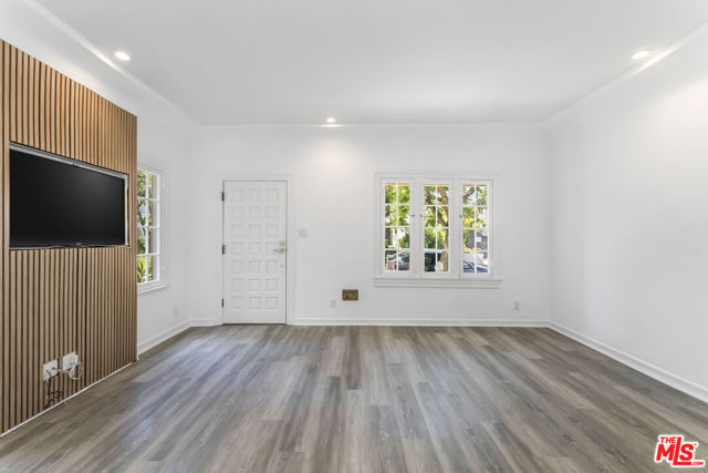8818 Rangely Avenue, West Hollywood CA: https://media.crmls.org/mediaz/0a6e03c7-96f8-4b41-8cc2-11f68341c804.jpg