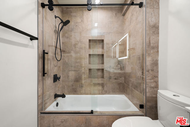 125 W Mountain Street, Glendale CA: https://media.crmls.org/mediaz/0a6e5332-f2b2-4fed-9f54-05f640d7cc1a.jpg