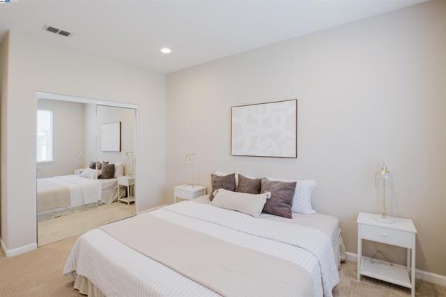 25657 Crestfield Dr, Castro Valley CA: https://media.crmls.org/mediaz/0a6e6eea-20b6-492a-aa31-683c91ea5927.jpg
