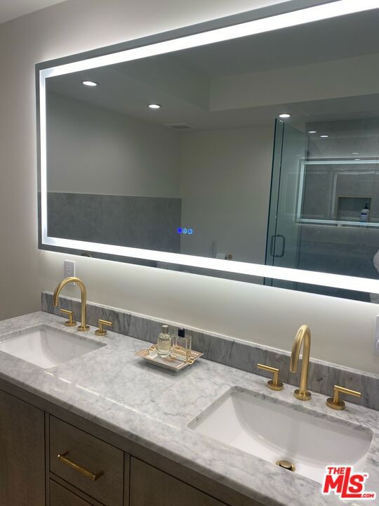 1825 Midvale Avenue, Los Angeles CA: https://media.crmls.org/mediaz/0a6ef0f0-e4ca-4401-bff6-77025e57c145.jpg