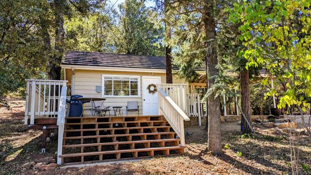 3306 Oak Grove, Julian CA: https://media.crmls.org/mediaz/0a6f2413-605f-4038-b3fd-7ec4796ce191.jpg