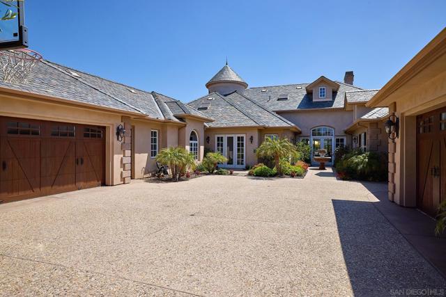 14460 Cheyenne Trl, Poway CA: https://media.crmls.org/mediaz/0a7028e4-1d5a-4bf5-b980-d211e2e74ed9.jpg