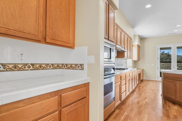 2547 N Trail Court, Chula Vista CA: https://media.crmls.org/mediaz/0a703510-03bc-469a-a31d-2ab0c40d8ff5.jpg