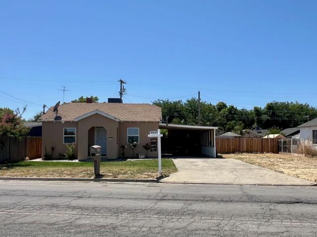 473 East Avenue, Gustine CA: https://media.crmls.org/mediaz/0a70b26d-0773-4e43-99f6-8aaa827e8911.jpg