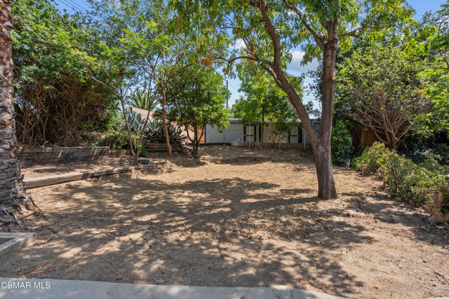 3167 Waco Avenue, Simi Valley CA: https://media.crmls.org/mediaz/0a711e37-18fd-4837-9ef6-26d1bbe06033.jpg