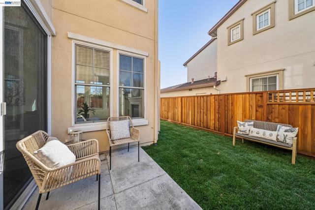 220 Hollister Avenue, Alameda CA: https://media.crmls.org/mediaz/0a71759f-7157-42b5-8c82-f4437fabbf65.jpg