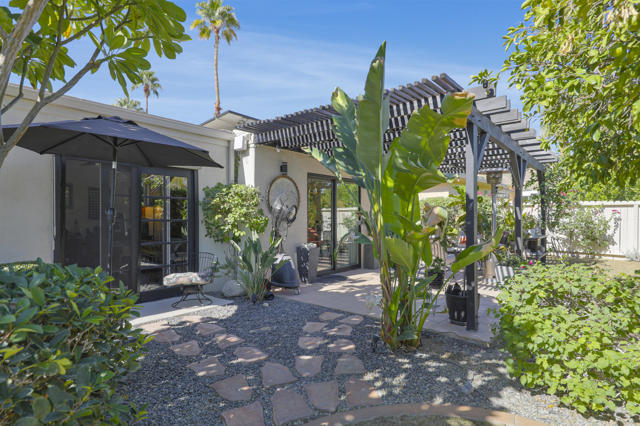 Many outdoor space to choose form