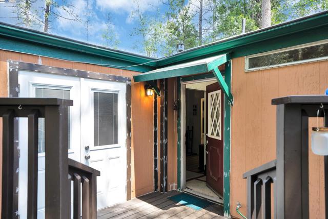 13567 Raccoon Mountain Rd, Grass Valley CA: https://media.crmls.org/mediaz/0a7246a2-6973-4237-99ef-7da8c0cb3cc5.jpg
