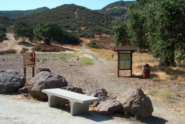 1285 Landsburn Circle, Westlake Village CA: https://media.crmls.org/mediaz/0a72992d-7510-4201-827f-65613fde5235.jpg
