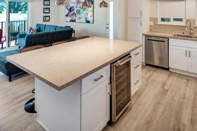 2196 Via Mariposa E, Laguna Woods CA: https://media.crmls.org/mediaz/0a7408f2-ca3e-4efc-8931-86007648cf45.jpg