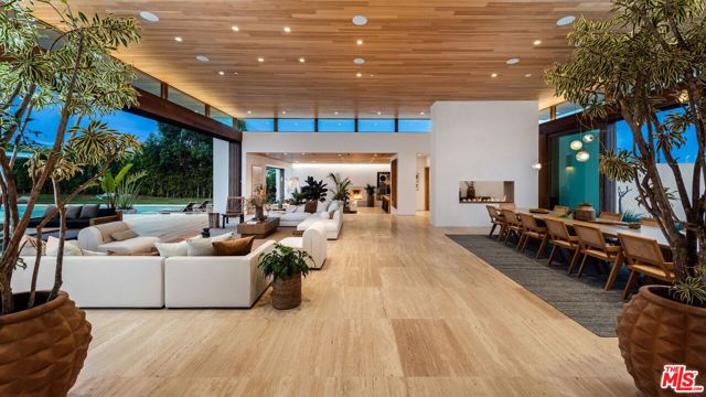 28837 Selfridge Drive, Malibu CA: https://media.crmls.org/mediaz/0a74a239-f112-4dc6-a500-773eb5c620a3.jpg