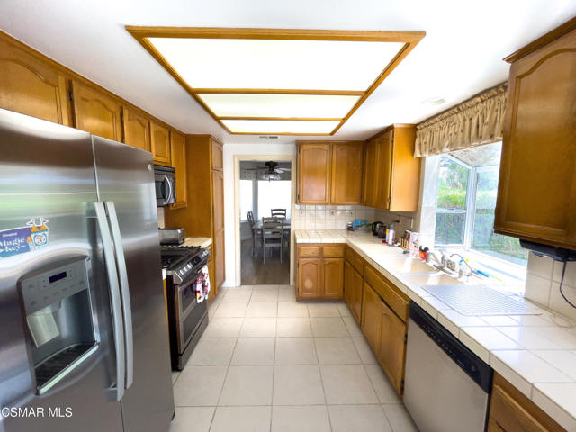 5964 Ruthwood Drive, Calabasas CA: https://media.crmls.org/mediaz/0a7575ff-da5e-45a0-99ff-7f00140c2943.jpg