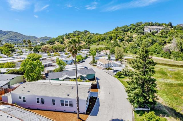 258 Yosemite Road, San Rafael CA: https://media.crmls.org/mediaz/0a75c3fa-f0dd-4b69-8b50-01de5f407eb5.jpg