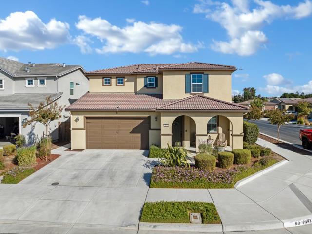 691 Toledo Drive, Hollister CA: https://media.crmls.org/mediaz/0a760891-a077-4908-9b9e-e92b54fc4a82.jpg
