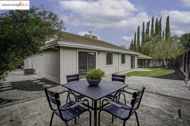 1616 LINDBERGH DRIVE, Concord CA: https://media.crmls.org/mediaz/0a7613da-3528-4de5-9096-4d0191941498.jpg
