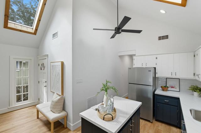 330 Avenue Cabrillo, El Granada CA: https://media.crmls.org/mediaz/0a76160c-1969-4a7a-a9f6-55d214d0bb6d.jpg