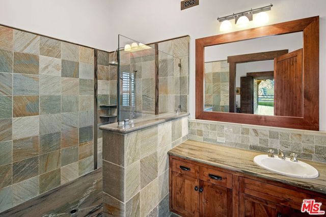 Drew Fenton | 12486 Yerba Buena Road Malibu CA | MLS: 7446370 Drew Fenton | 12486 Yerba Buena Road Malibu CA | MLS: 7446370