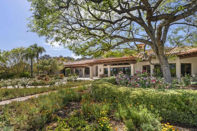 17535 Los Morros, Rancho Santa Fe CA: https://media.crmls.org/mediaz/0a7660ca-6f71-4b2b-a76a-702a30834303.jpg