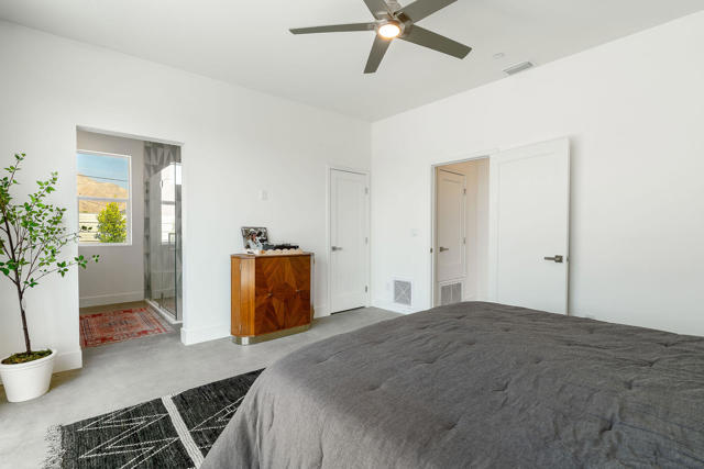 361 W Sunview Avenue, Palm Springs CA: https://media.crmls.org/mediaz/0a78121e-43fa-420f-836e-be9d8081c712.jpg