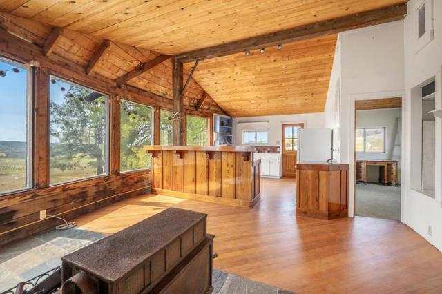 30625 Stonewall Canyon Road, Soledad CA: https://media.crmls.org/mediaz/0a78ca4c-6740-44ea-8124-e5e2f66acf71.jpg